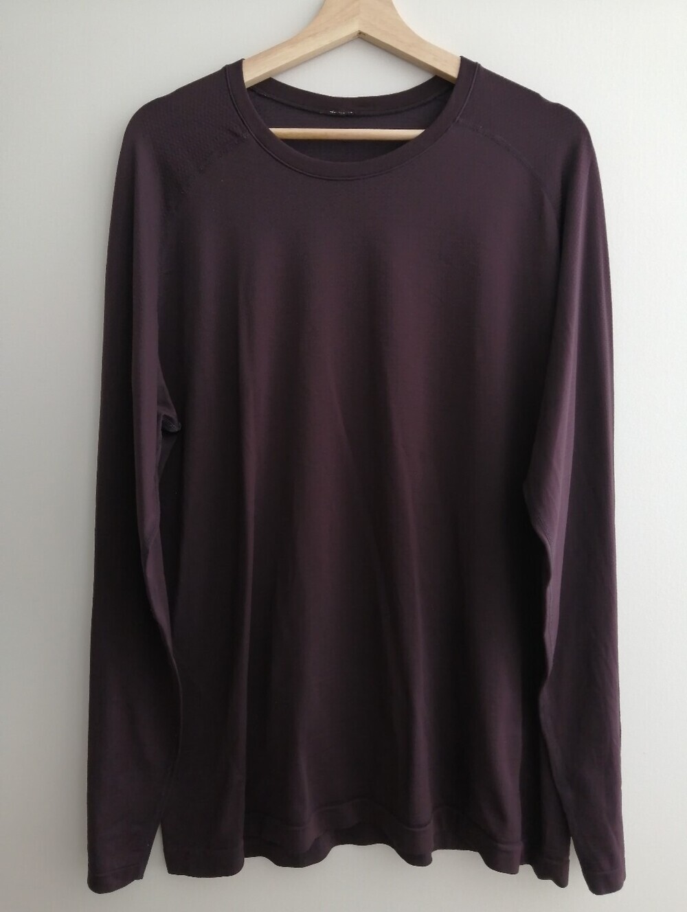 Lululemon Men's Long Sleeve Plum Purple Size XL